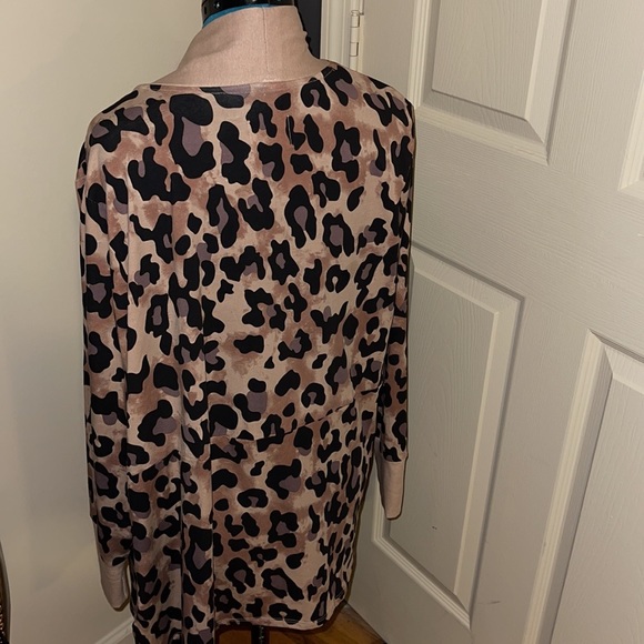 Top - Picture 3 of 4